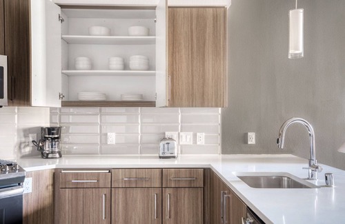 Centennial Apartment | Amazing Redwood City 1BR w/W/D, Gym & A/C, nr Caltrain, by Blueground
