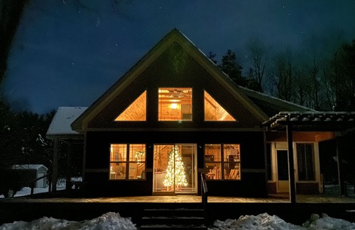 White Cloud Cabin | Amazing, relaxing riverfront home!