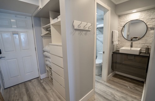 Ocean View Halifax Estates Apartment | Amazing Renovated Beachfront Studio at Daytona Beach