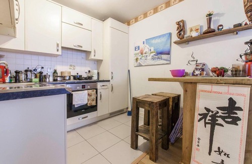 Thamesfield Apartment | Amazing Riverside Boheme Home in SW London!