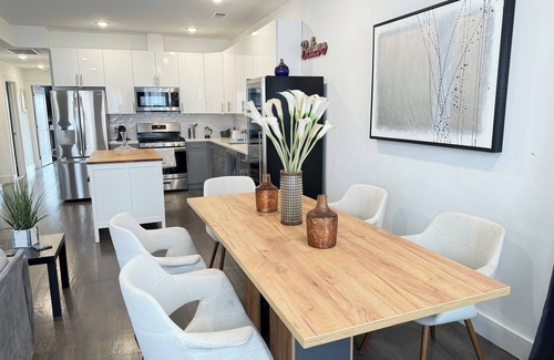 Jersey City Apartment | Amazing rooftop views of NYC+FREE parking+Washer&Dryer