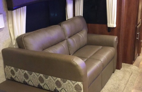 Hollister House | Amazing RV trailer in charming Hollister! Large and very roomy!
