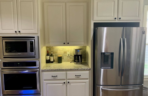Bixby House | Amazing Safe, Private and spacious Home! Relaxing and stylish!