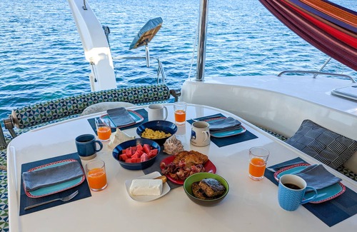 Antoneys Cay Boat Rental | Amazing Sailboat Vacation! All-Inclusive Catamaran Charter Roatan
