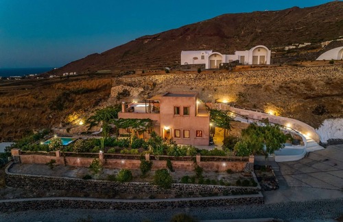 Oia Villa | Amazing Santorini Villa | Aurora Suite | 1 Bedroom | Wonderful Sea &.