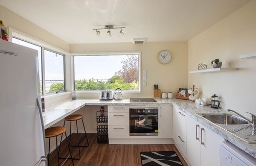 Mount Pleasant House | Amazing sea views 4 bdrm + garden, 10min to town