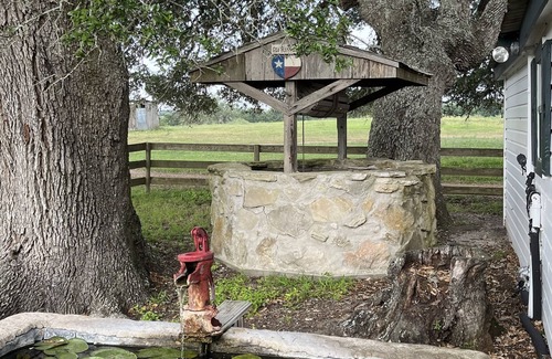 Flatonia Cottage | Amazing Secluded cottage under huge trees, on a working Ranch.