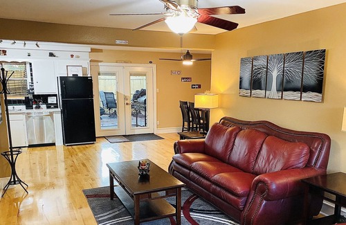 Pine Bluff House | "Amazing Southern Stay"