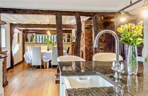 Hethel House | Amazing Spa Country House with Indoor Pool, Sauna and Steam Room