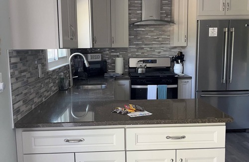 Hackettstown House | Amazing Spacious 4-bedroom house in charming Hackettstown with AC, WiFinnnn