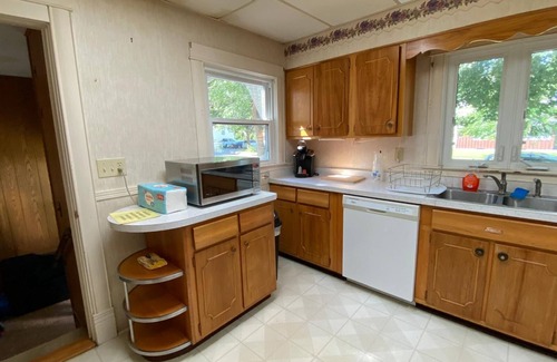 Willmar House | Amazing Spacious 5-bedrooms Deal- Host up to 10 Guests