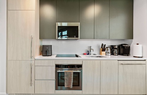 Fenway–Kenmore Apartment | Amazing spacious city view 2bed 2 bath unit fenway