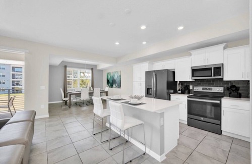 Kissimmee Condo | Amazing Story Lake Resort New Condo