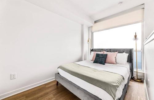Downtown Apartment | Amazing studio in SM Promenade! Free parking!