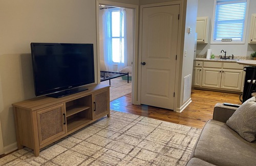 Corinth Apartment | Amazing Suite nestled in downtown Corinth