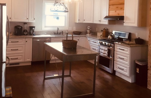 Millersport House | Amazing Sunset Views, Summer Lakefront Getaway