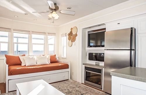 Sandbridge Cottage | Amazing Sunsets! Waterfront Cottage! Pet Friendly!