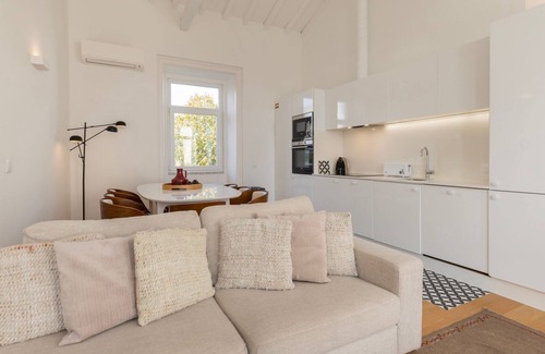 Santa Engracia Apartment | Amazing Terrace River View Apartment by LovelyStay