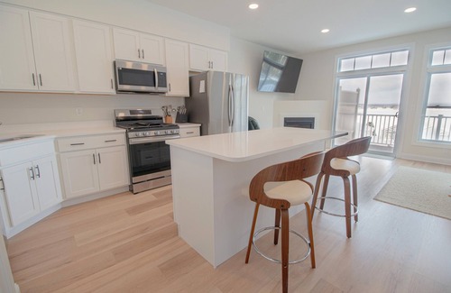 Saratoga Springs House | Amazing Townhome Overlooking Saratoga Lake