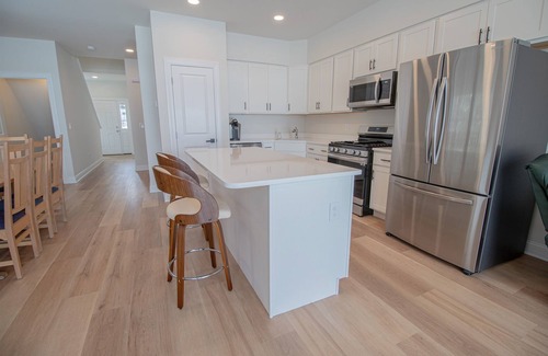 Saratoga Springs House | Amazing Townhome Overlooking Saratoga Lake