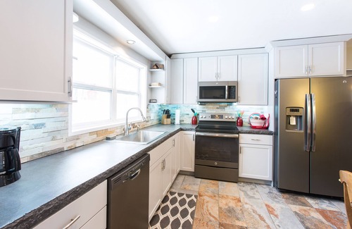 Monona House | Amazing townhouse, amazing attractions, amazing city!