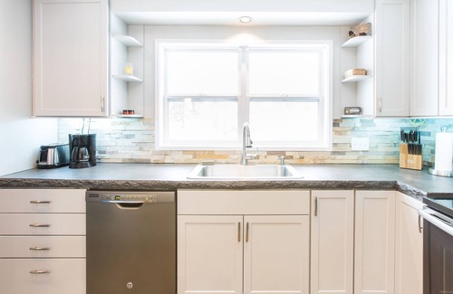 Monona House | Amazing townhouse, amazing attractions, amazing city!