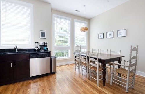 12 South House | Amazing Townhouse! Located in desirable 12th South Area & close to all you need!