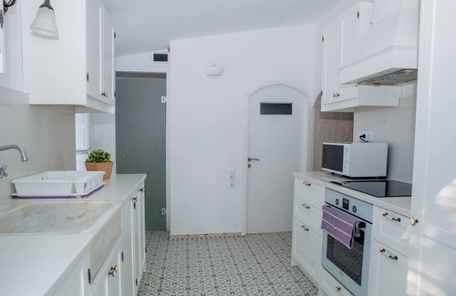 Stalida House | Amazing Traditional Home on Beach