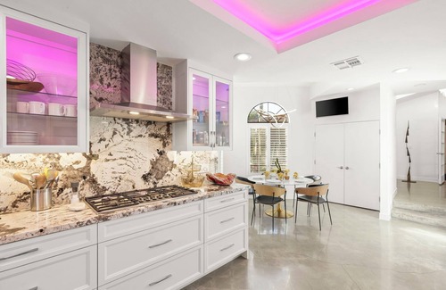 Araby House | Amazing- Ultra Luxe Estate, Resort like Pool, Firepit & More