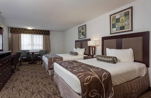 Idaho Falls Hotel | AMAZING UNIT! COMPLETE WITH SPA, POOL, HOT-TUB
