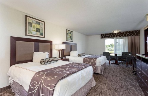 Idaho Falls Hotel | AMAZING UNIT! COMPLETE WITH SPA, POOL, HOT-TUB