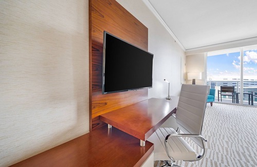 Sunny Isles Beach Apartment | ★ Amazing Unit in an Exclusive Luxury Beach Resort