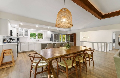 Fontana House | AMAZING LAKE GENEVA ABBEY SPRINGS HOME + HOT TUB + 2 GOLF CARTS!