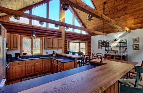 Londonderry House | Amazing Vermont Estate with 2 houses, 11 bedrooms, a pool, sauna, and gameroom!