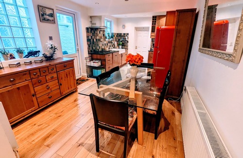 Highbury West Apartment | Amazing very spacious quiet convenient garden apartment in central London