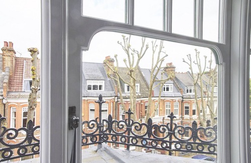 Highbury House | AMAZING Victorian Home- Heart of Highbury London