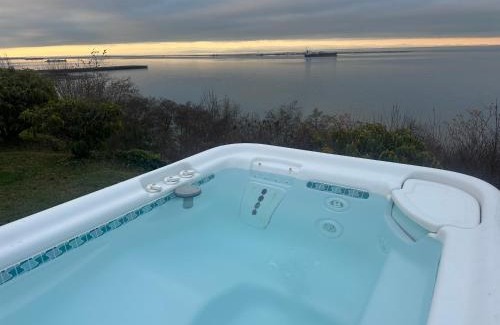 Port Angeles East Villa | Amazing View Hot tub Olympic National Park
