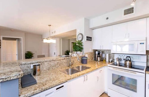 Aventura Apartment | Amazing view in Aventura! Cozy 2 BD at the Yacht Club