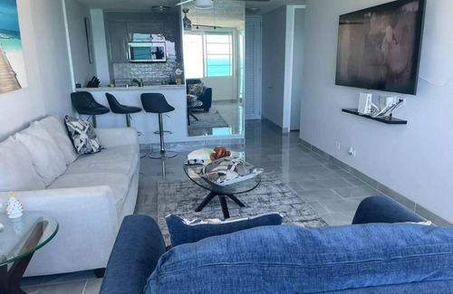 La Pared Condo | Amazing View of the Ocean and sounds of the waves.