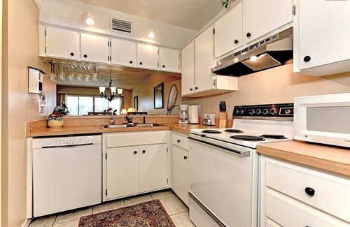 Plantation Condo | Amazing View - On Golf Course - Near Beaches, Shopping & Restaurants