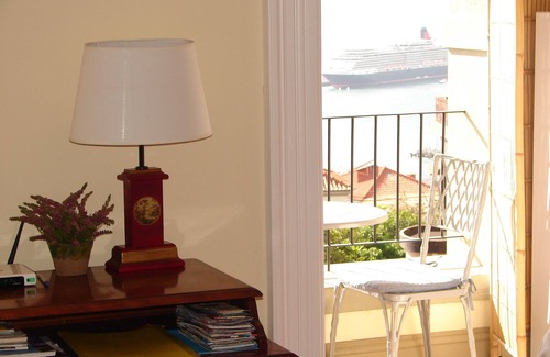 Santa Maria Maior Apartment | AMAZING VIEW over the bay, by the Old Town, walk to the city, quiet area