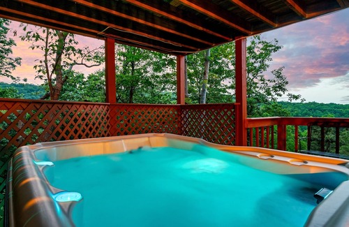 Nellysford Cabin | Amazing Views From 3 Decks! Hot Tub - Pool Table - Games - Grill - Gazebo - WIFI