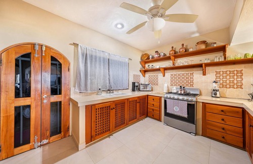 La Gloria House | Amazing Views 3 BR Ocean Front w/Pool.
