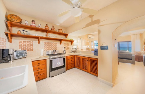 La Gloria House | Amazing Views 3 BR Ocean Front w/Pool.