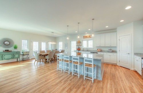 Mineral House | Amazing views! 500 ft waterfront - Awesome Boathouse & Private Beach -7 bedrooms