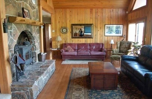 Bozeman House | Amazing views, abundant wildlife, yet close to town.