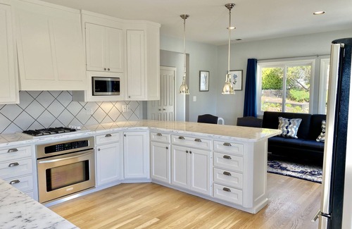 Belvedere Tiburon House | Amazing Views and Walkable to Downtown! Historic 3/2 Home, Sleeps 8