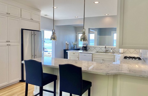 Belvedere Tiburon House | Amazing Views and Walkable to Downtown! Historic 3/2 Home, Sleeps 8