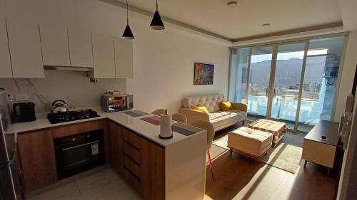 Mercado 16 de Julio Apartment | Amazing views Calacoto Luxury apartment with balcony
