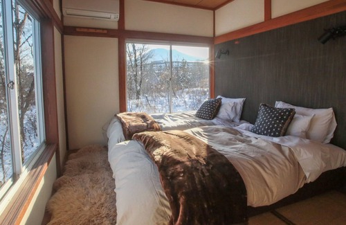 Akakura Onsen Cabin | Amazing Views! Entire home.Sleeps 6 - Wasabi Cabin